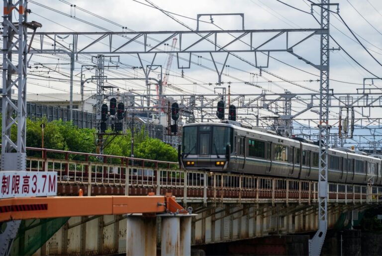 How to Ride Trains in Japan | IC Card Usage and How to Buy Tickets